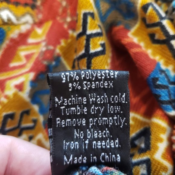 WinWin Aztec Print Bell Sleeve Tunic Top - Picture 5 of 6